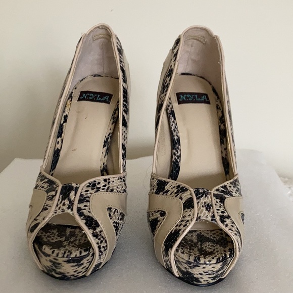 NYLA Heels Pumps size 7 seem to run a little big - Picture 4 of 5